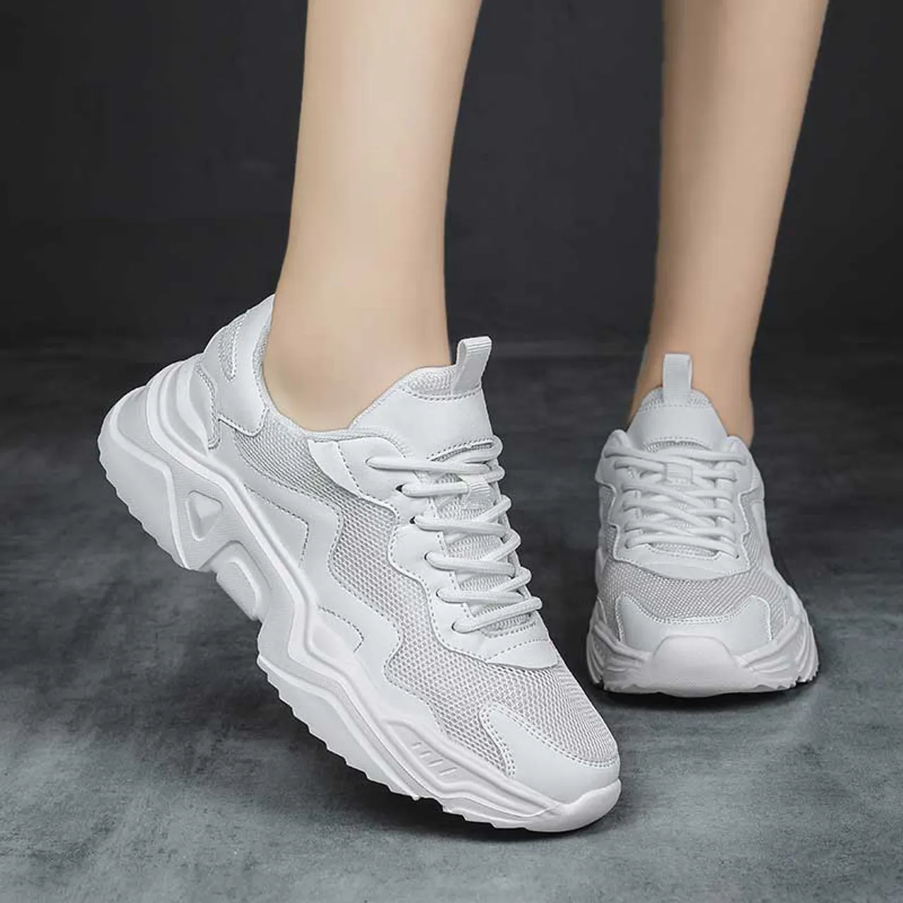 White splicing accents casual shoe sneaker 2979