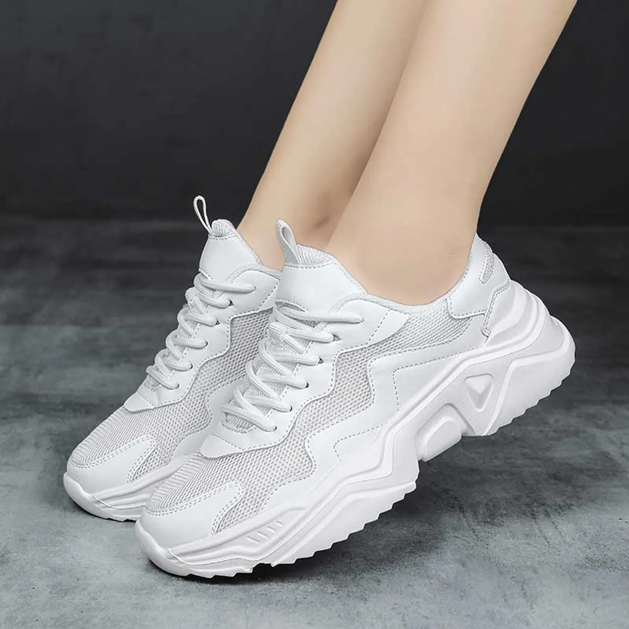 White splicing accents casual shoe sneaker 2979