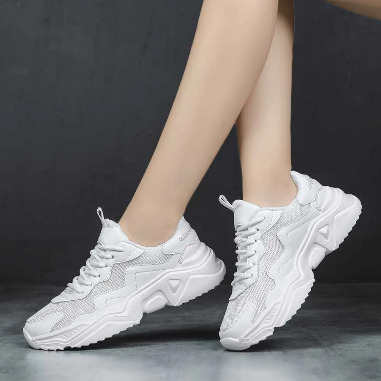 White splicing accents casual shoe sneaker 2979